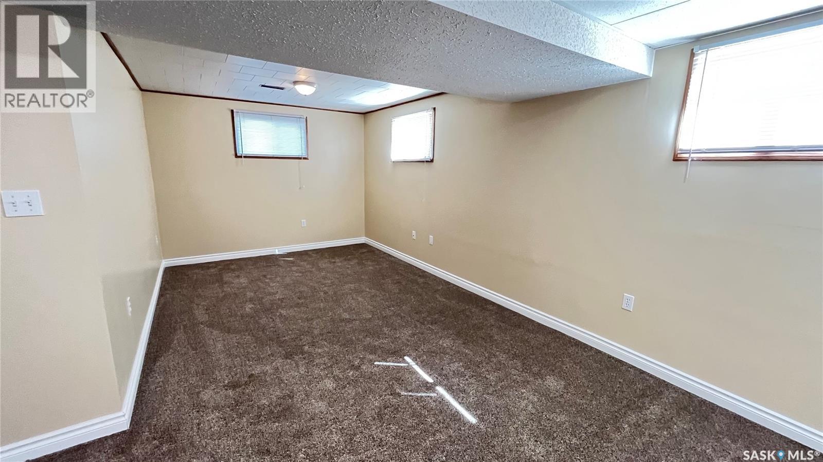 117 Herbert Street, Maple Creek, Saskatchewan  S0N 1N0 - Photo 32 - SK033709