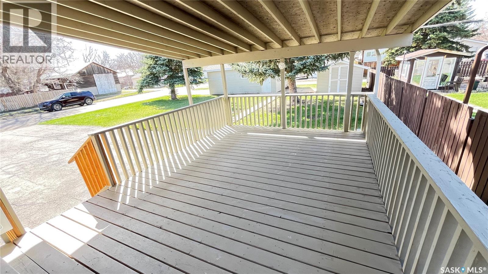 117 Herbert Street, Maple Creek, Saskatchewan  S0N 1N0 - Photo 4 - SK033709