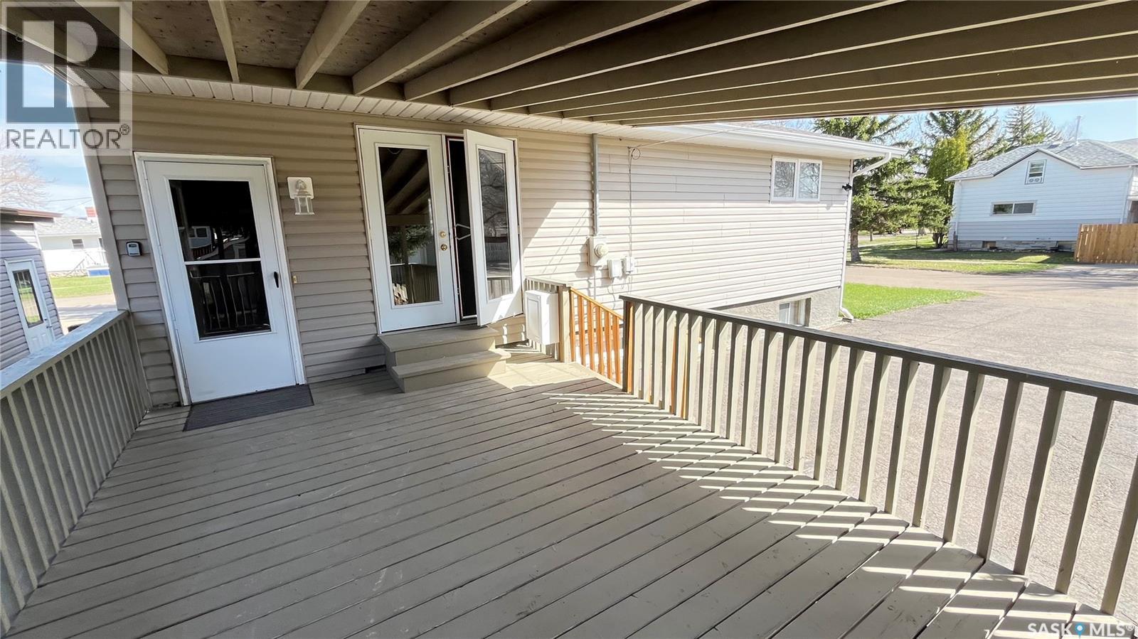 117 Herbert Street, Maple Creek, Saskatchewan  S0N 1N0 - Photo 5 - SK033709