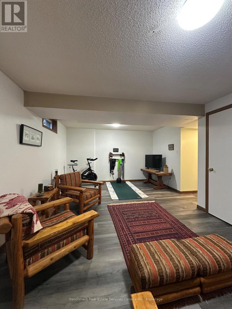 21 Southvale Road, St. Marys, Ontario  N4X 1E9 - Photo 11 - X13032950