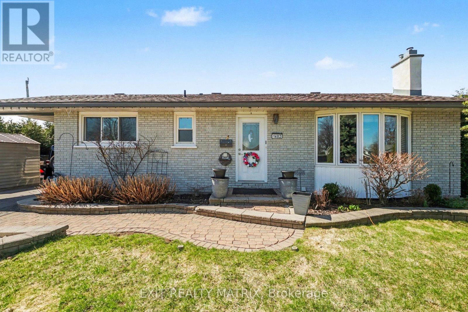 1402 Jamison Avenue, Ottawa, Ontario  K1E 1J5 - Photo 3 - X13028724