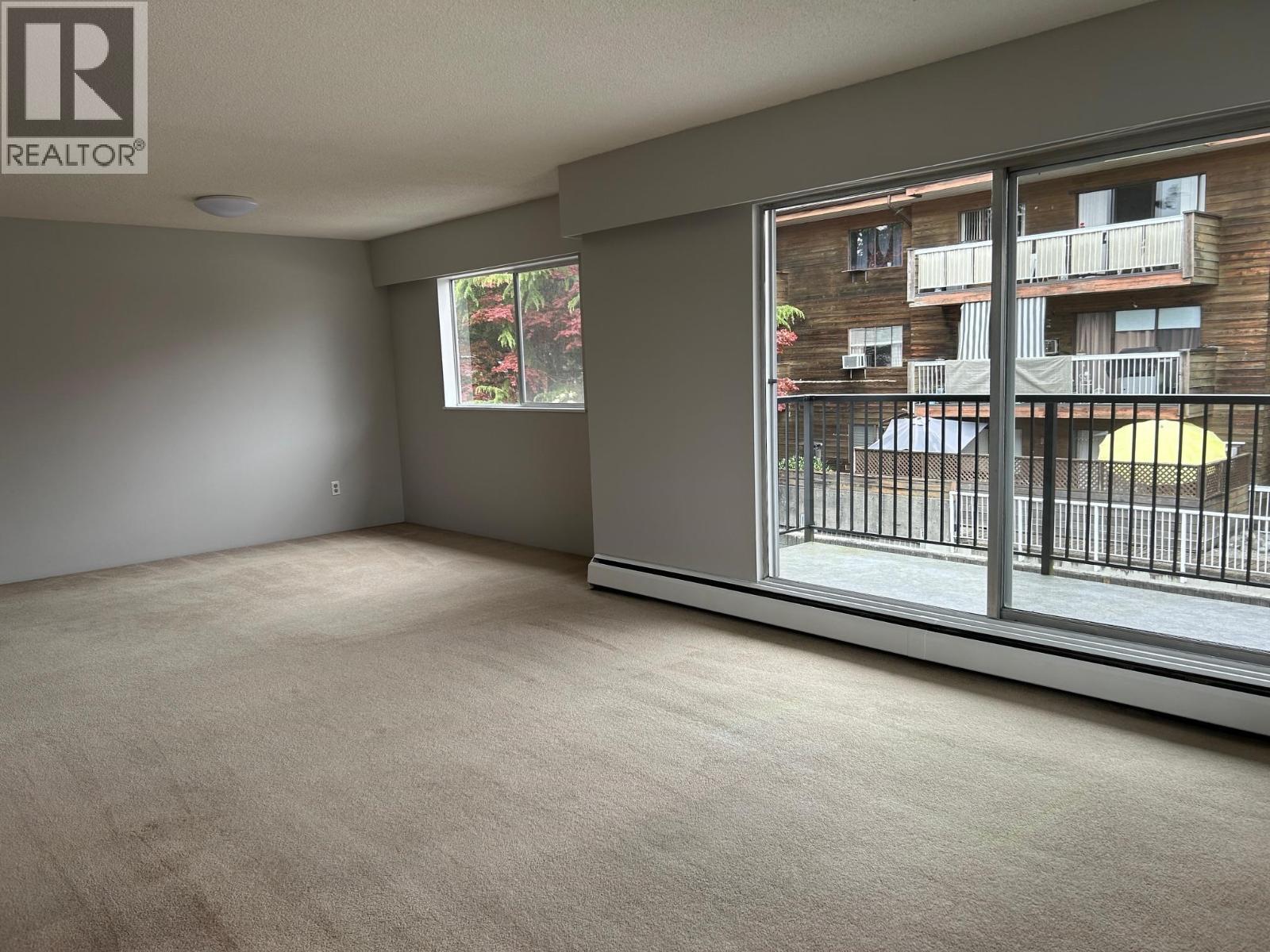 11933 223 Street, Maple Ridge, British Columbia  V2X 5R5 - Photo 2 - R3114043