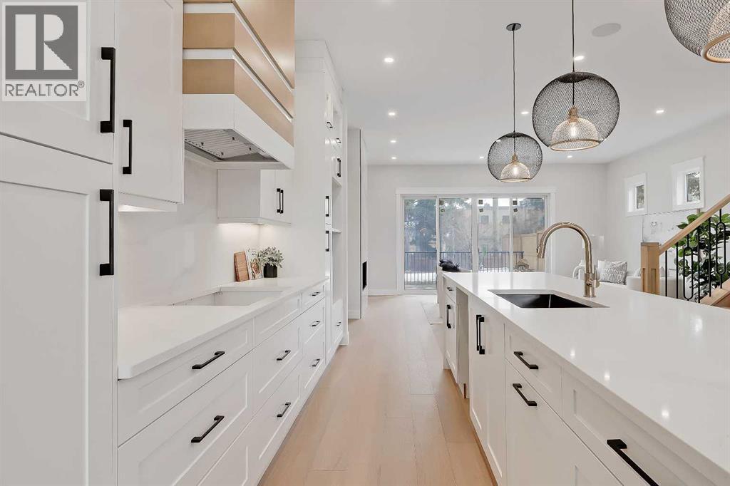 2021 26 Avenue SW, Calgary, Alberta  T2T 1E5 - Photo 4 - A2298065