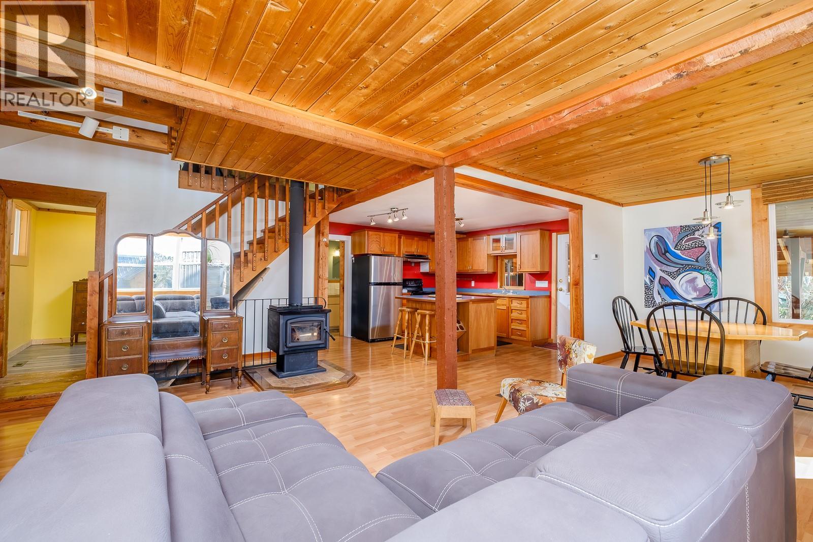 2034 Cliff Street, Rossland, British Columbia  V0G 1Y0 - Photo 17 - 10383399