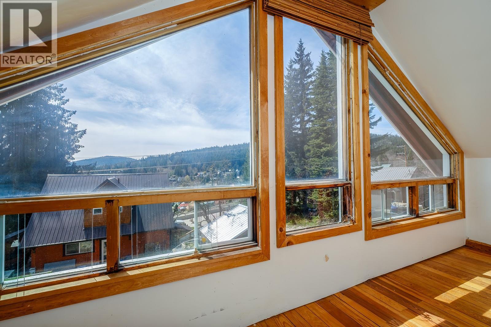 2034 Cliff Street, Rossland, British Columbia  V0G 1Y0 - Photo 32 - 10383399