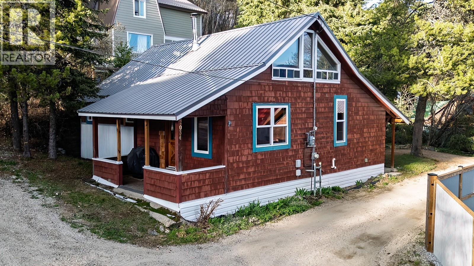 2034 Cliff Street, Rossland, British Columbia