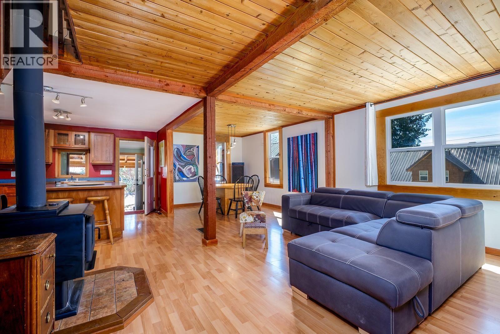 2034 Cliff Street, Rossland, British Columbia  V0G 1Y0 - Photo 2 - 10383399