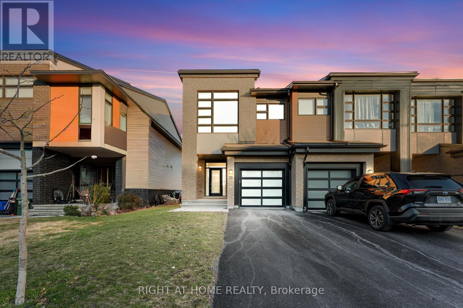 35 PLANK STREET, Ottawa, Ontario