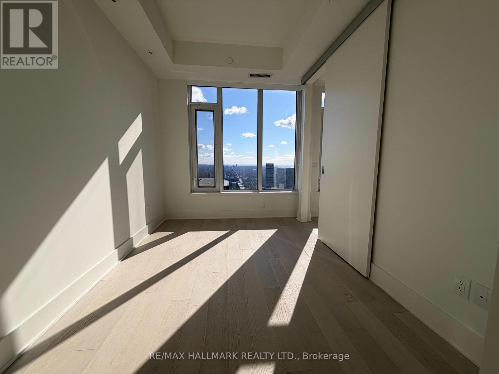 5707 - 11 Yorkville Avenue, Toronto, Ontario  M4W 0B7 - Photo 18 - C13033226