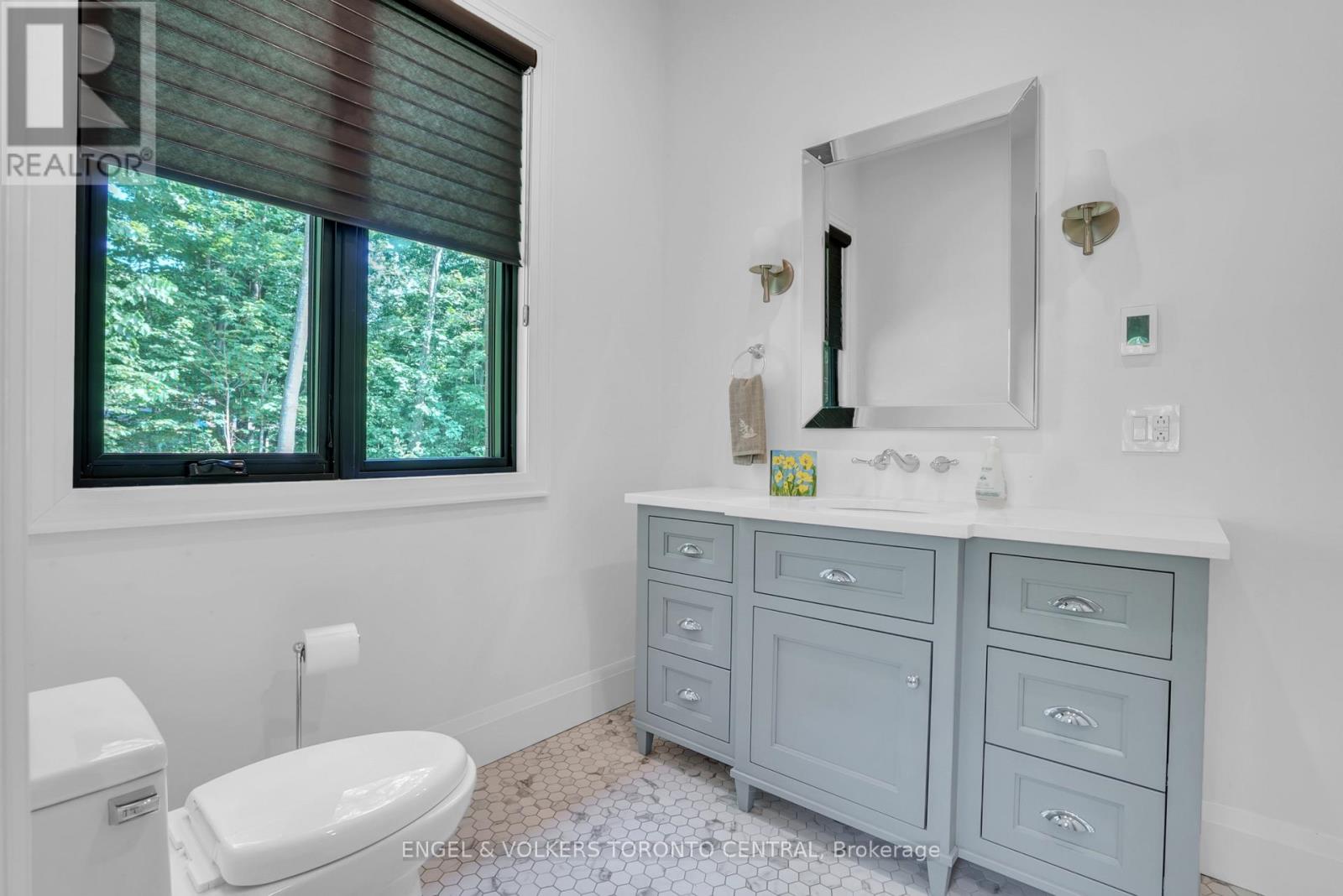 7 Apto Court, Springwater, Ontario  L0L 2K0 - Photo 24 - S13032964