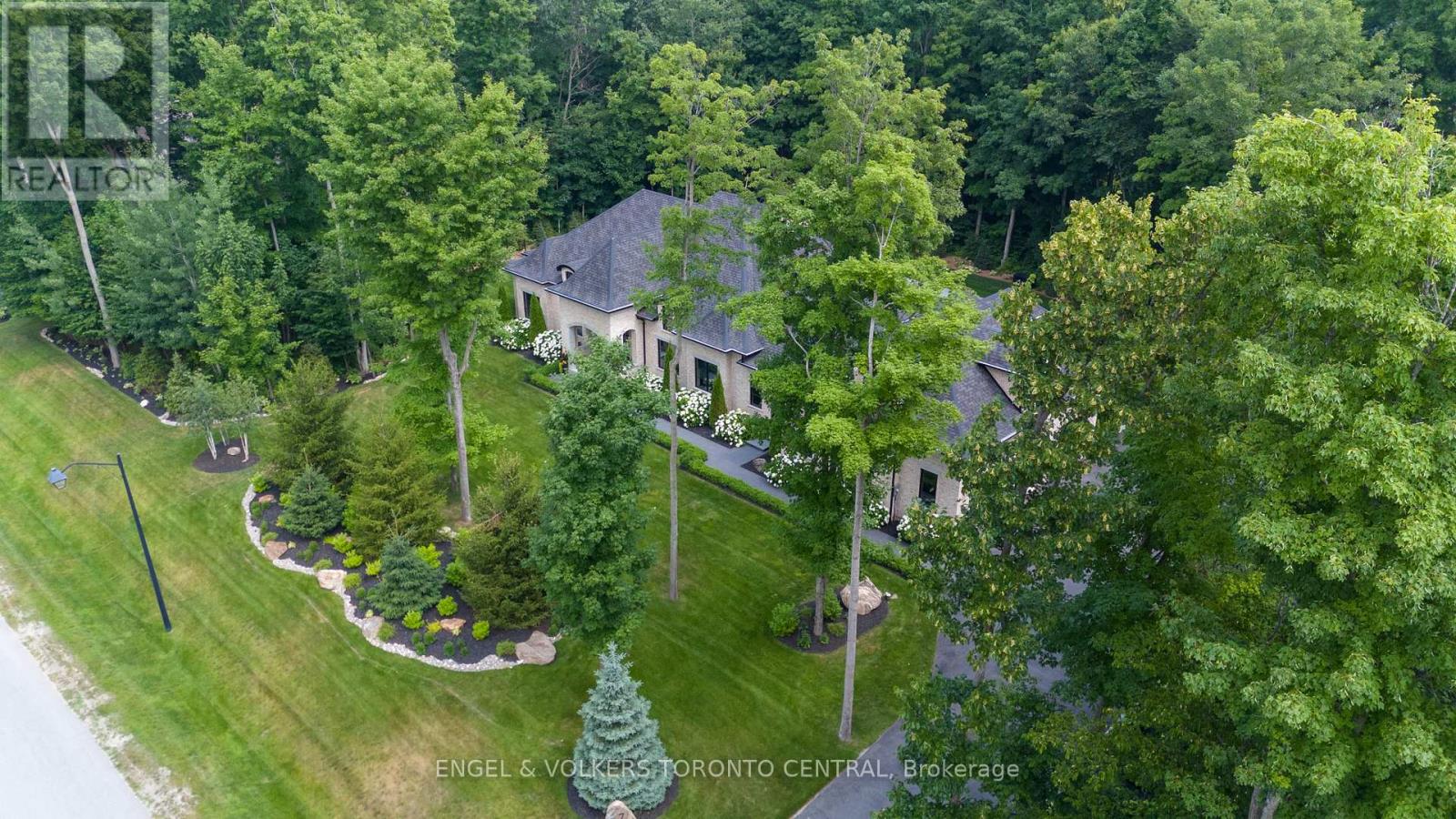 7 Apto Court, Springwater, Ontario  L0L 2K0 - Photo 38 - S13032964