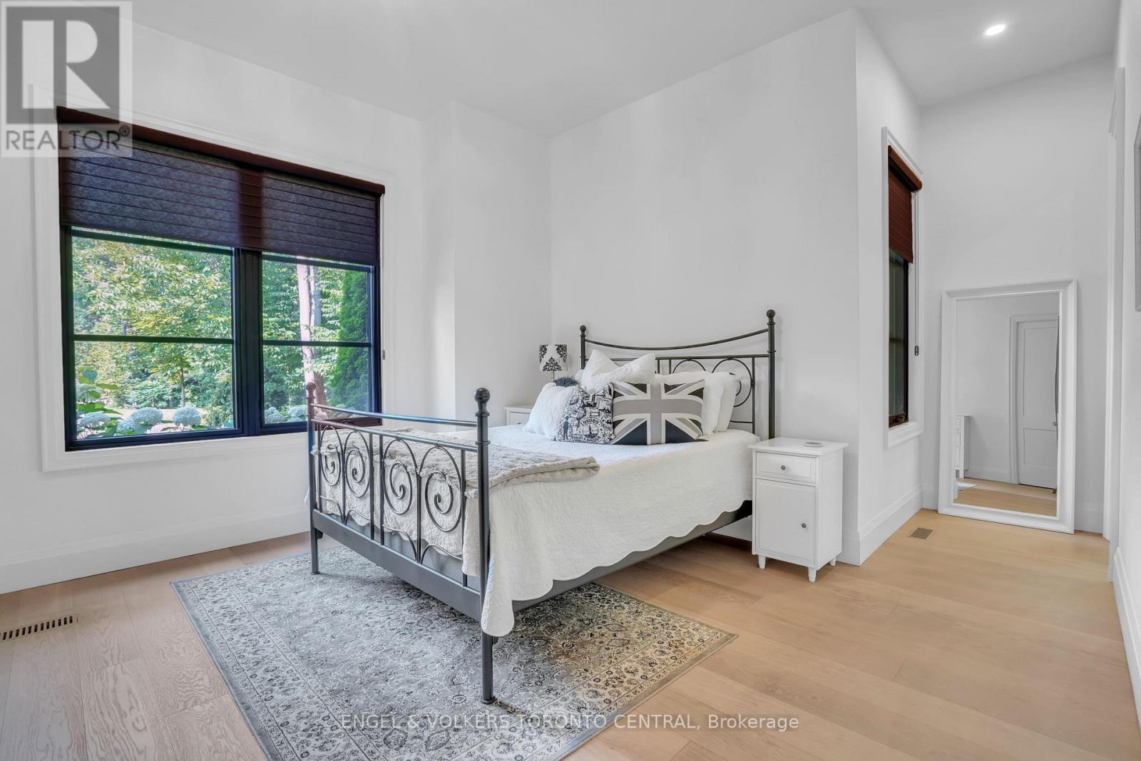 7 Apto Court, Springwater, Ontario  L0L 2K0 - Photo 23 - S13032964