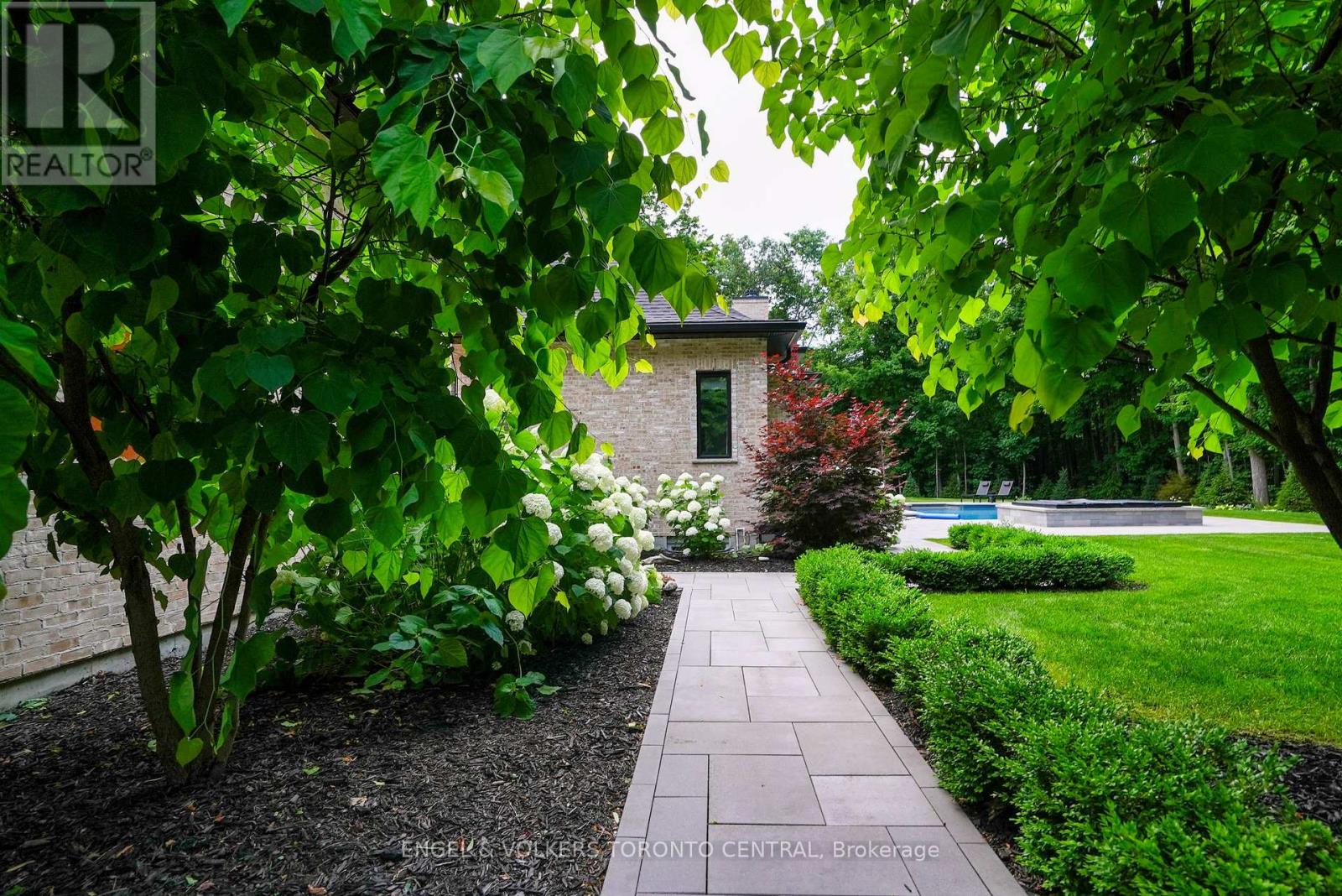 7 Apto Court, Springwater, Ontario  L0L 2K0 - Photo 28 - S13032964