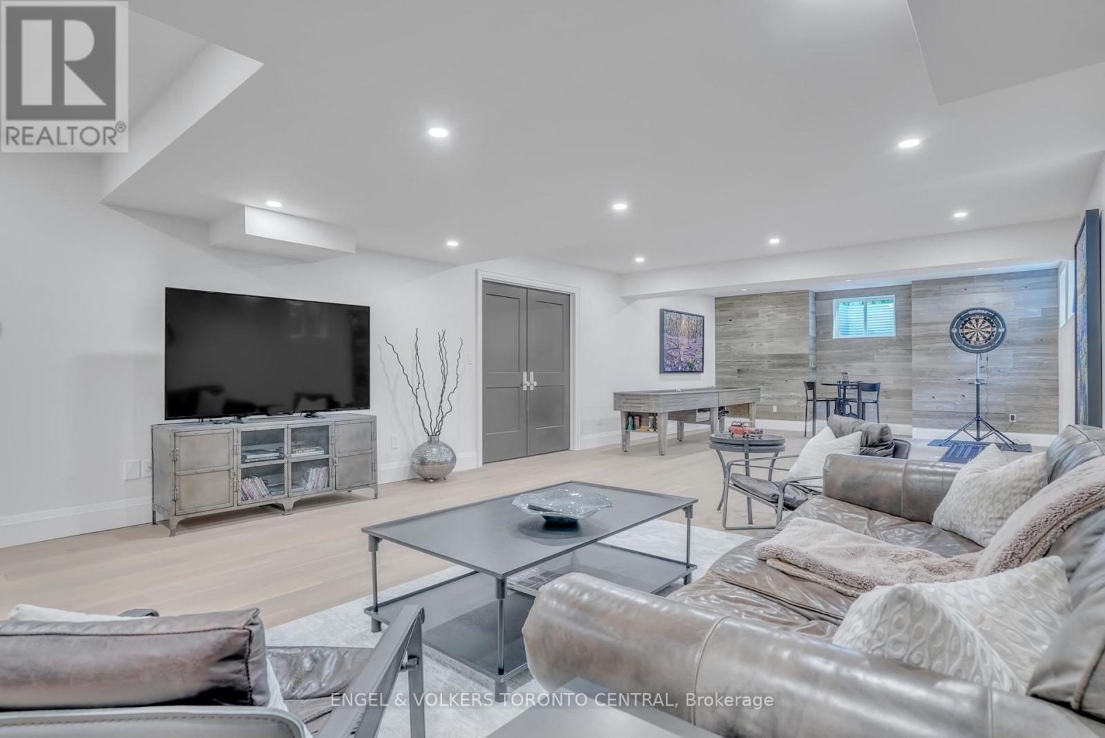 7 Apto Court, Springwater, Ontario  L0L 2K0 - Photo 34 - S13032964