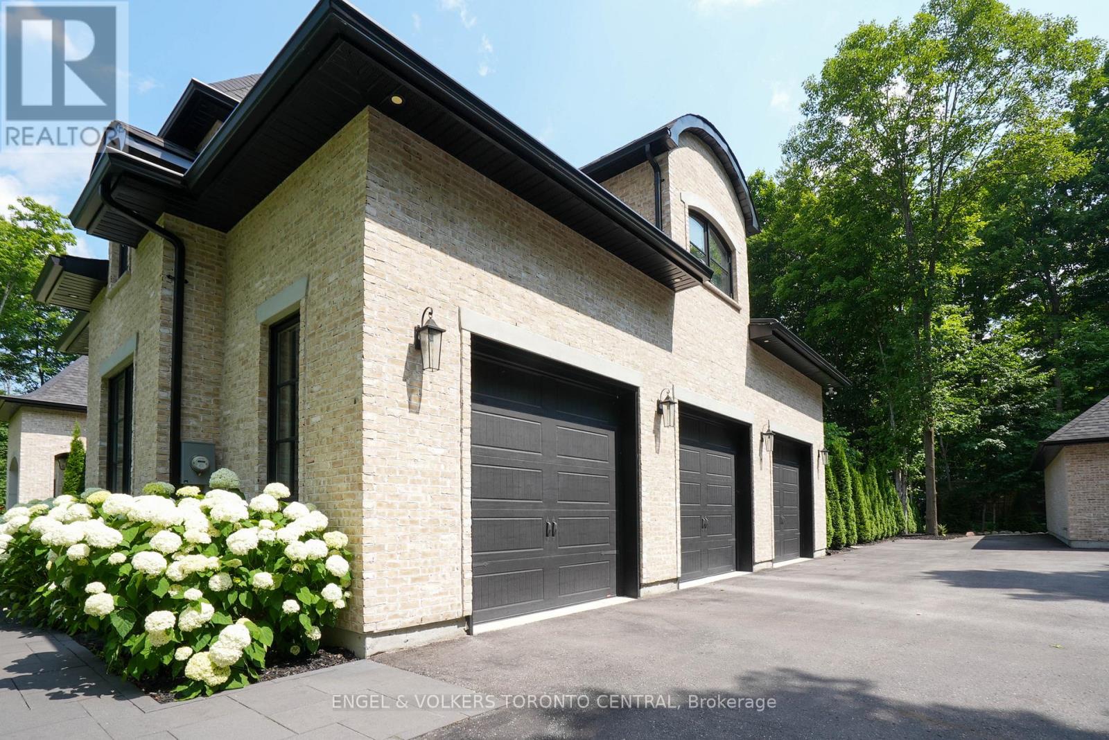 7 Apto Court, Springwater, Ontario  L0L 2K0 - Photo 35 - S13032964