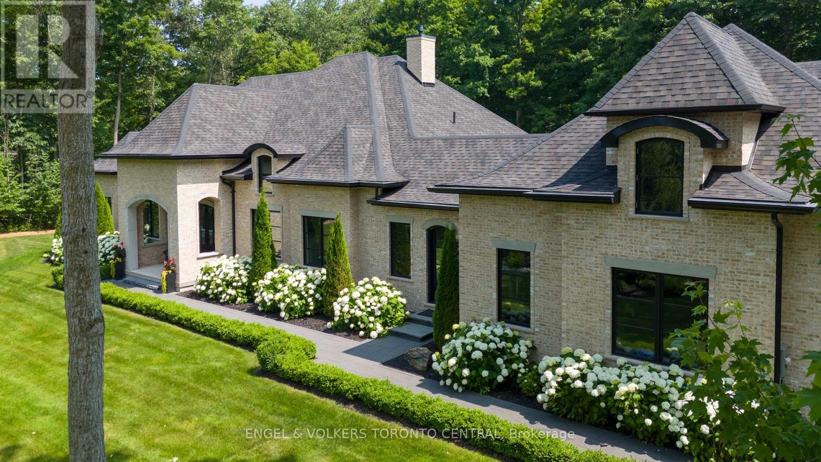 7 Apto Court, Springwater, Ontario  L0L 2K0 - Photo 37 - S13032964