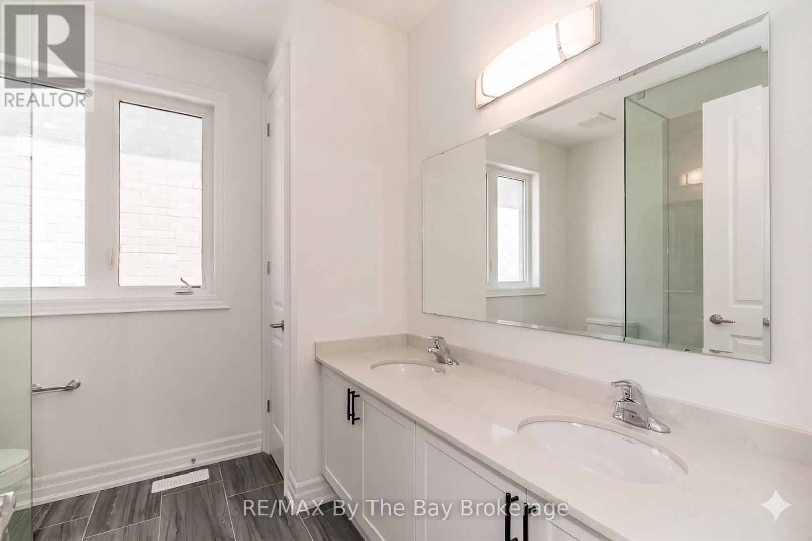 3 Rosanne Circle, Wasaga Beach, Ontario  L9Z 0N4 - Photo 24 - S13033362