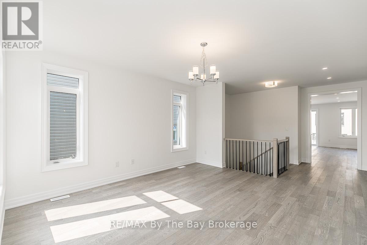 3 Rosanne Circle, Wasaga Beach, Ontario  L9Z 0N4 - Photo 4 - S13033362