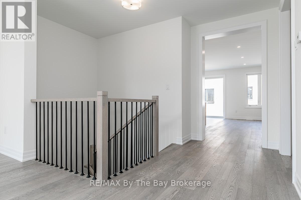 3 Rosanne Circle, Wasaga Beach, Ontario  L9Z 0N4 - Photo 8 - S13033362