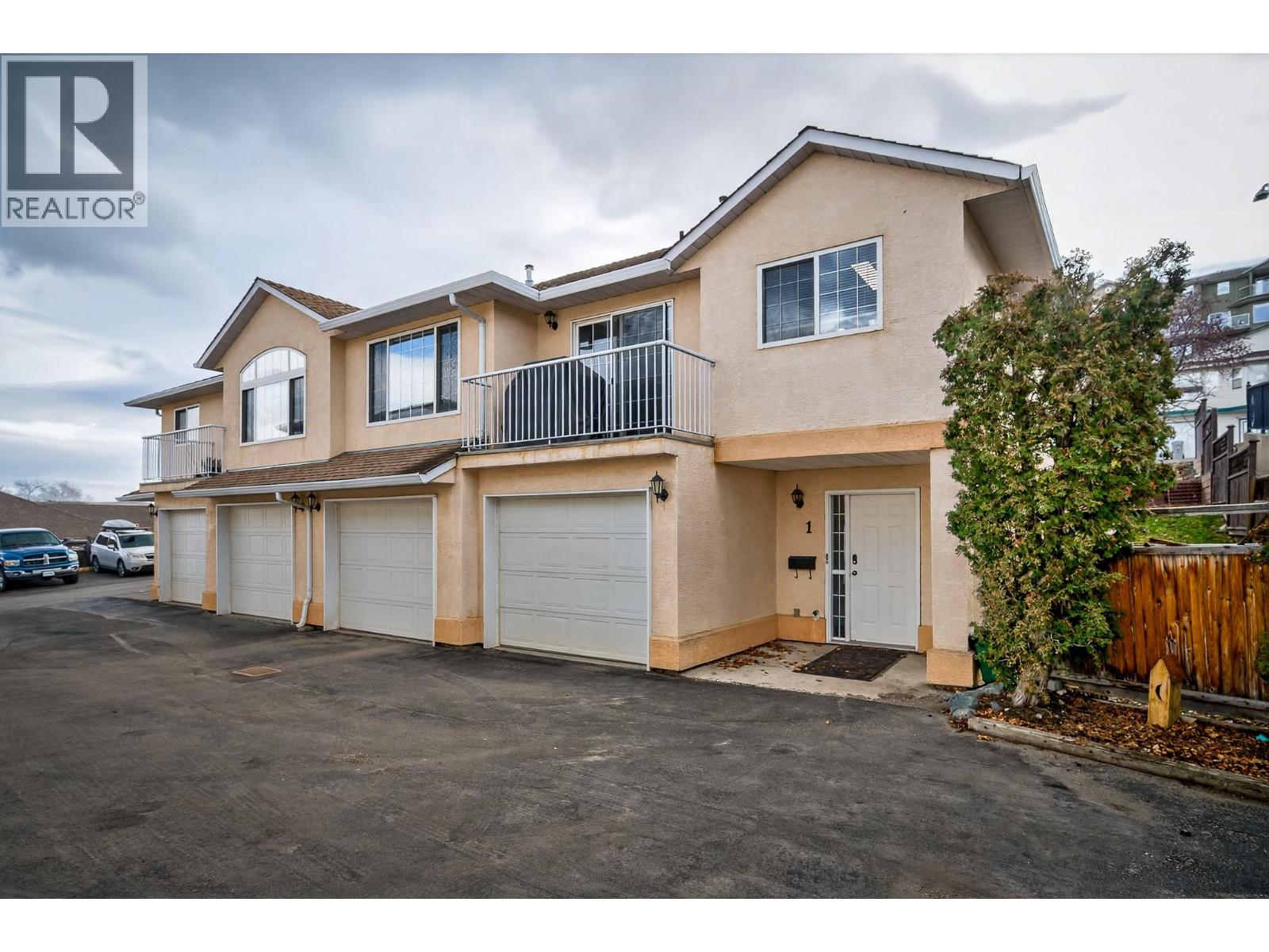 726 DUNROBIN Drive Unit# 1, Kamloops, British Columbia