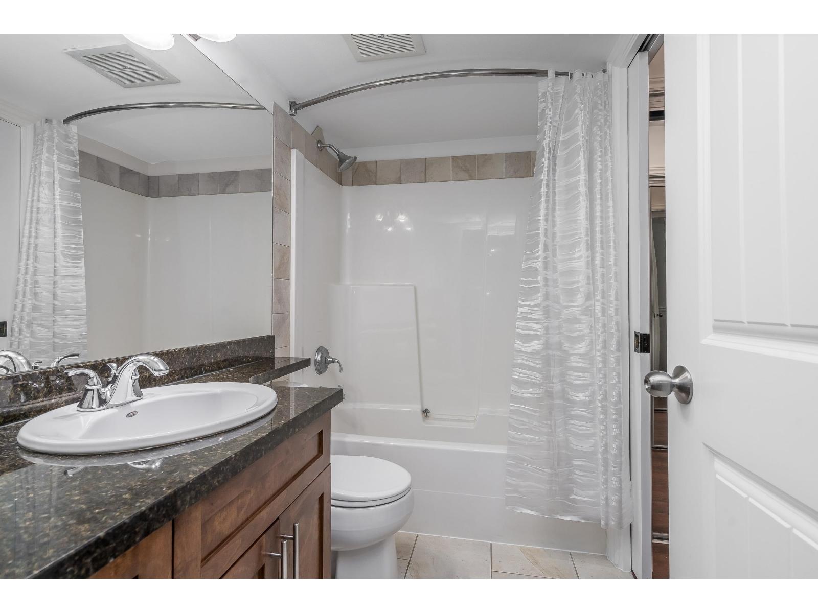 243 5660 201a Street, Langley, British Columbia  V3A 4E6 - Photo 10 - R3114522