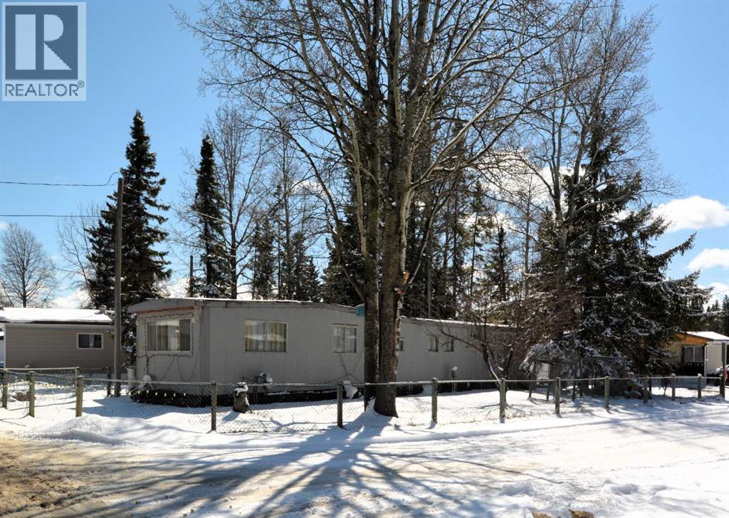 35, 810 56 Street, Edson, Alberta  T7E 1Y3 - Photo 3 - A2303874