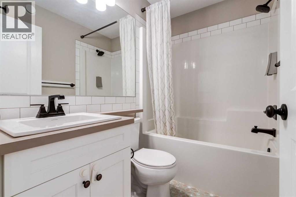 730 Belmont Drive SW, Calgary, Alberta  T2X 4H3 - Photo 25 - A2286204