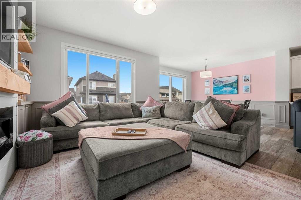 32 Paint Horse Crescent, Cochrane, Alberta  T4C 2V7 - Photo 6 - A2301085