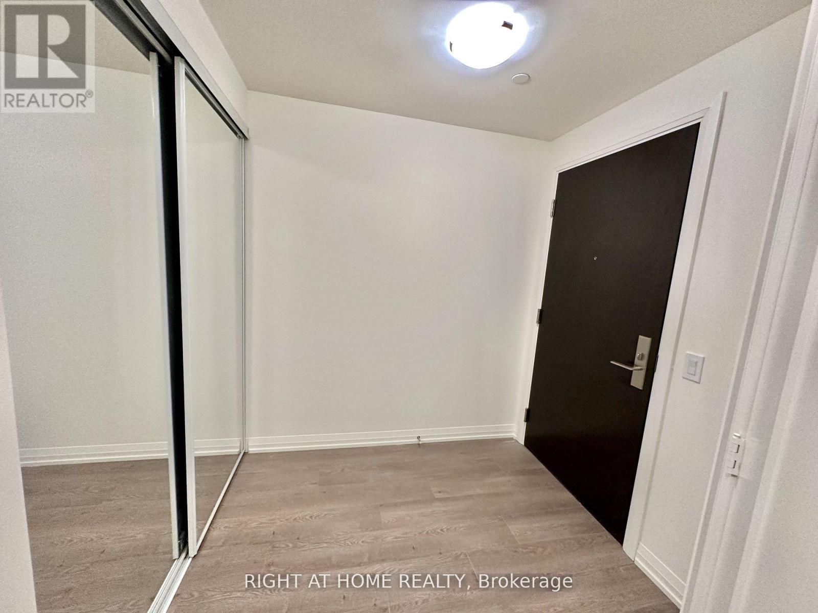 2115 - 9000 Jane Street, Vaughan (Vellore Village), Ontario  L4K 0M6 - Photo 2 - N13033358