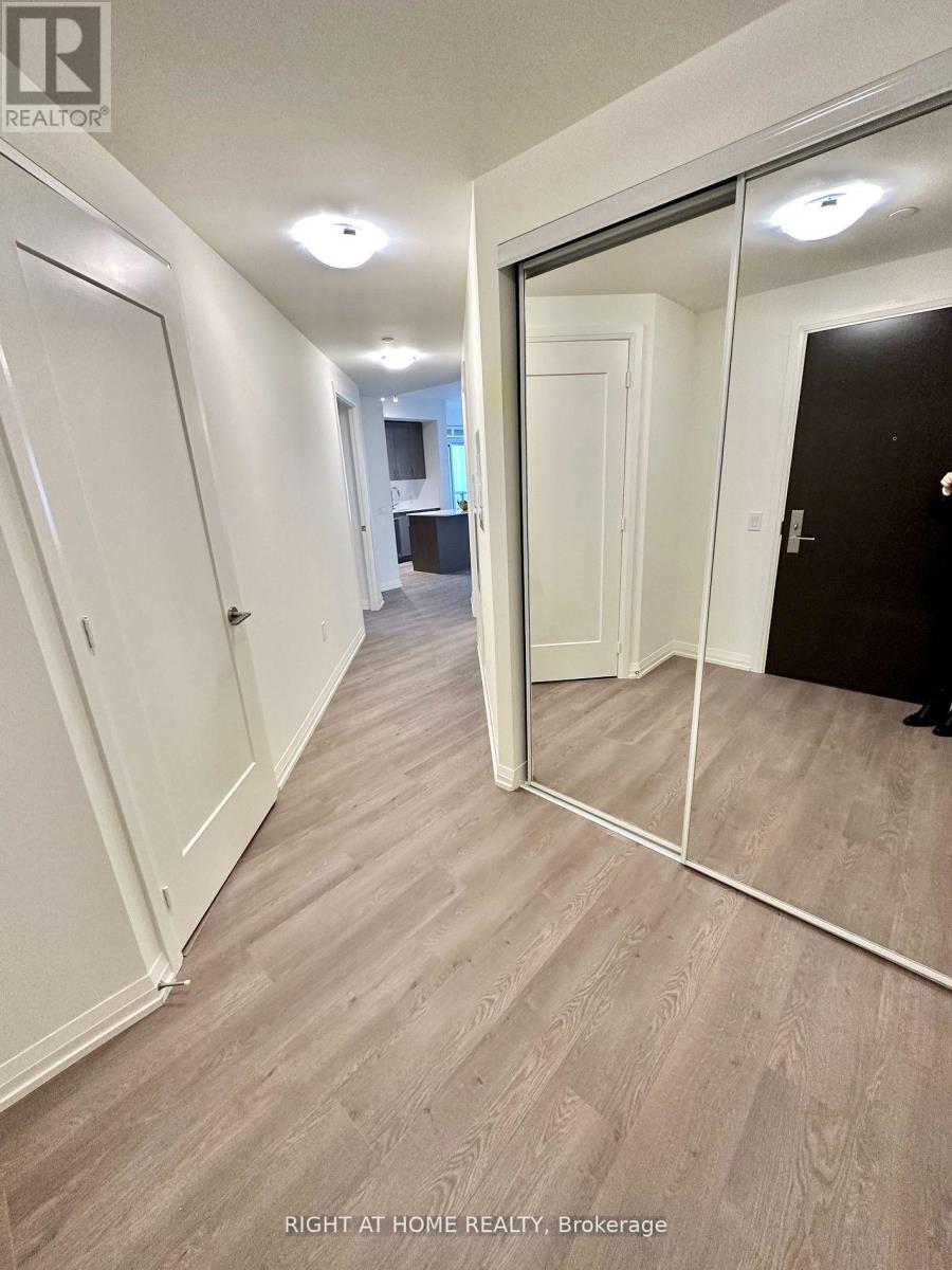 2115 - 9000 Jane Street, Vaughan (Vellore Village), Ontario  L4K 0M6 - Photo 3 - N13033358