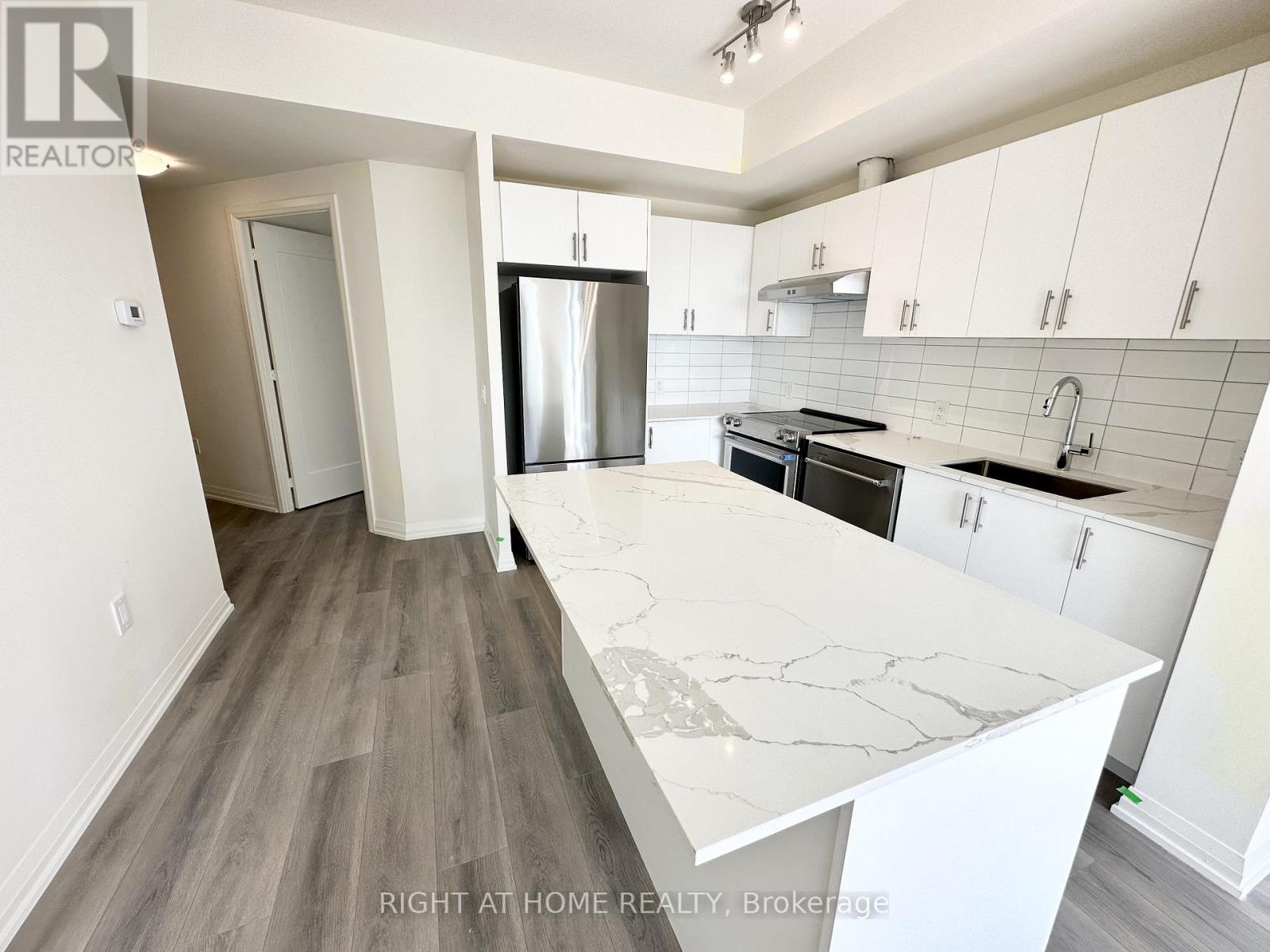 2115 - 9000 Jane Street, Vaughan (Vellore Village), Ontario  L4K 0M6 - Photo 4 - N13033358