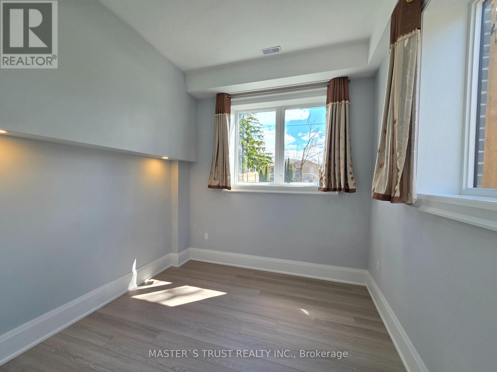 405 Taylor Mills Drive N, Richmond Hill (Crosby), Ontario  L4C 2V1 - Photo 10 - N13033360