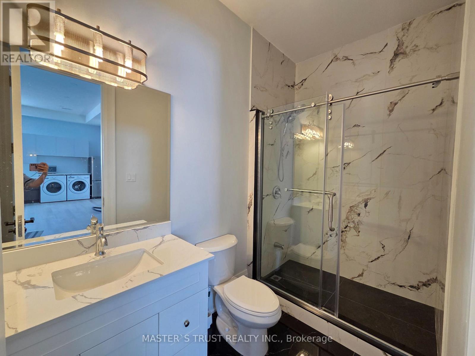 405 Taylor Mills Drive N, Richmond Hill (Crosby), Ontario  L4C 2V1 - Photo 7 - N13033360