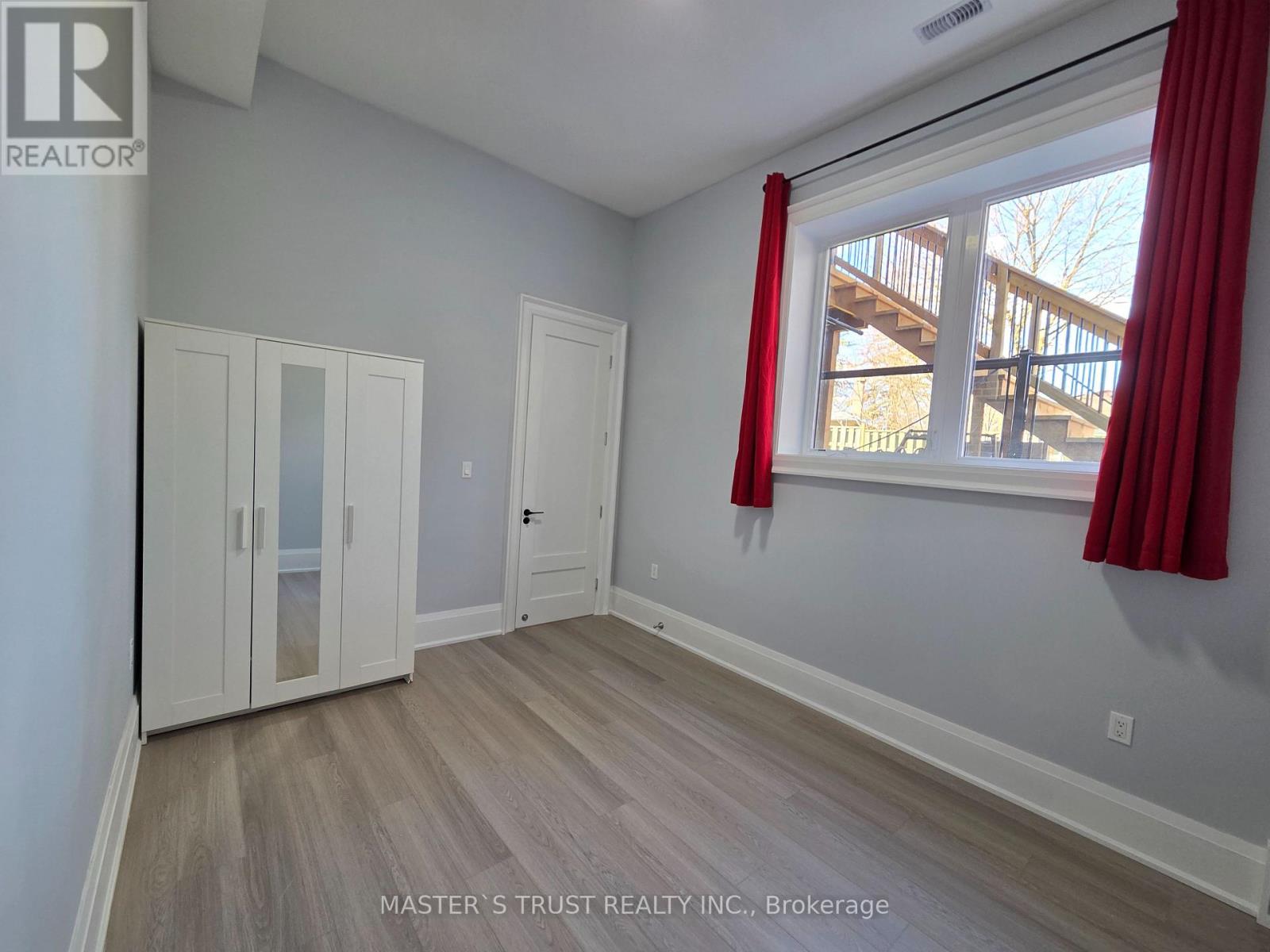 405 Taylor Mills Drive N, Richmond Hill (Crosby), Ontario  L4C 2V1 - Photo 8 - N13033360