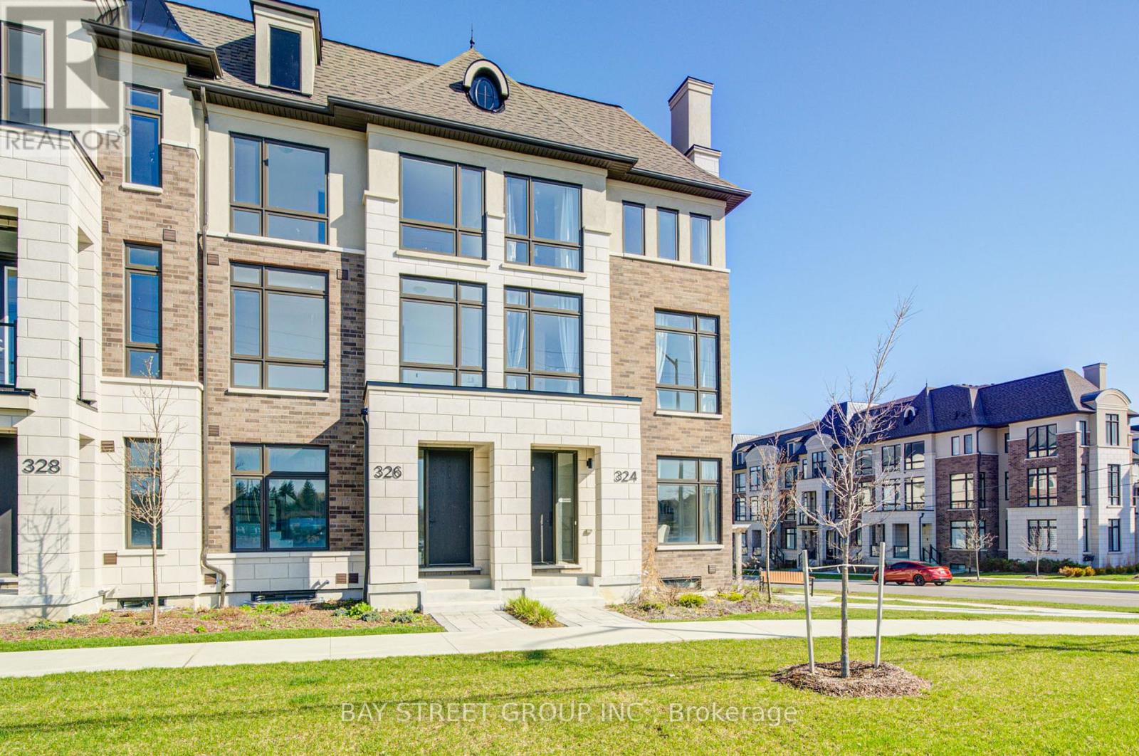 324 King Road, Richmond Hill, Ontario  L4E 1L4 - Photo 2 - N13033368