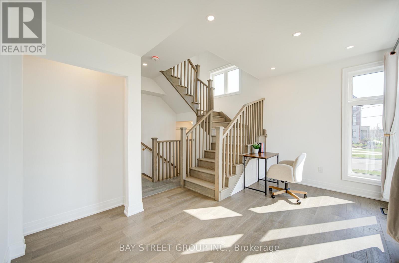 324 King Road, Richmond Hill, Ontario  L4E 1L4 - Photo 4 - N13033368