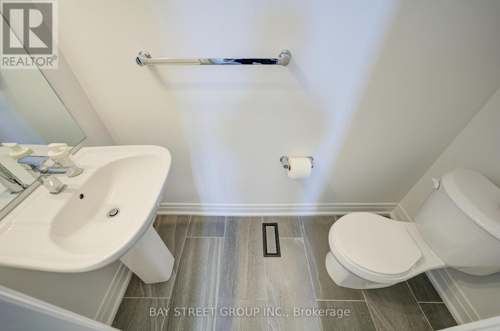 324 King Road, Richmond Hill, Ontario  L4E 1L4 - Photo 6 - N13033368