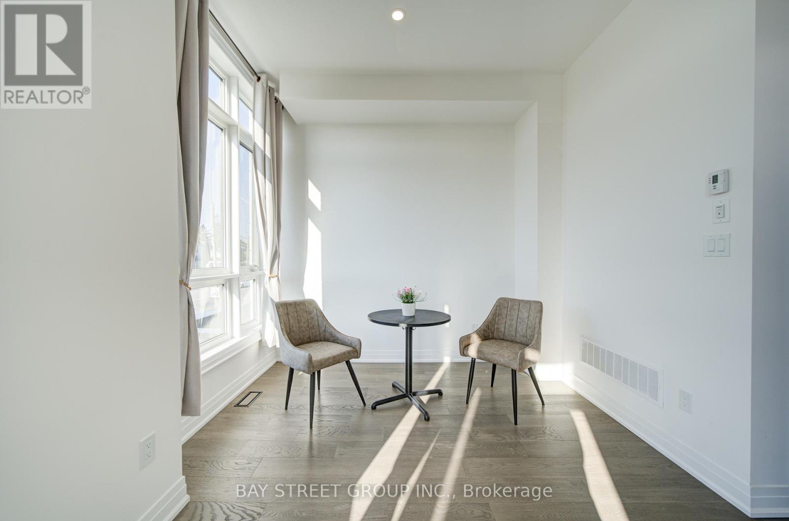 324 King Road, Richmond Hill, Ontario  L4E 1L4 - Photo 8 - N13033368