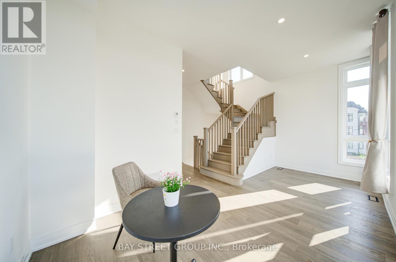 324 King Road, Richmond Hill, Ontario  L4E 1L4 - Photo 9 - N13033368