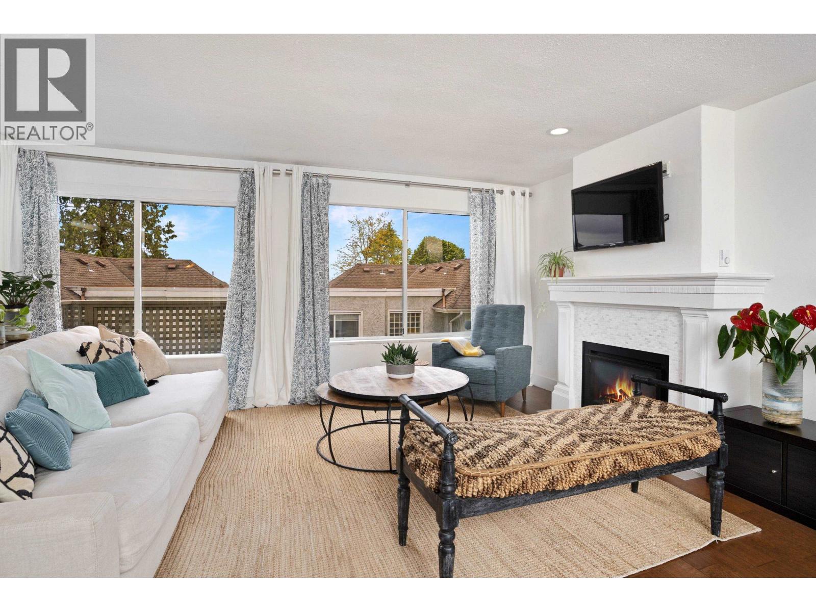 7 232 E 6TH STREET, North Vancouver, British Columbia