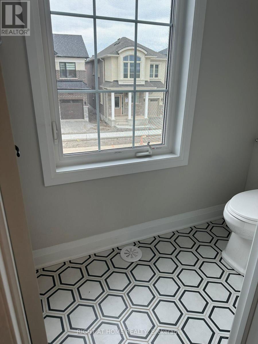 1593 Moira Crescent, Milton, Ontario  L9E 1X8 - Photo 14 - W13033348