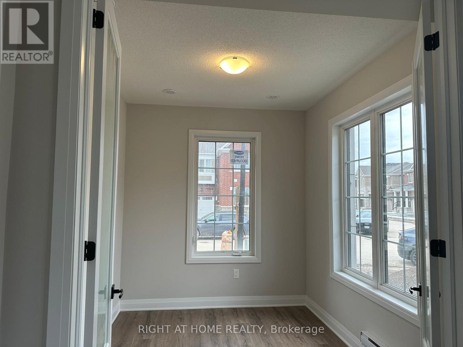 1593 Moira Crescent, Milton, Ontario  L9E 1X8 - Photo 4 - W13033348