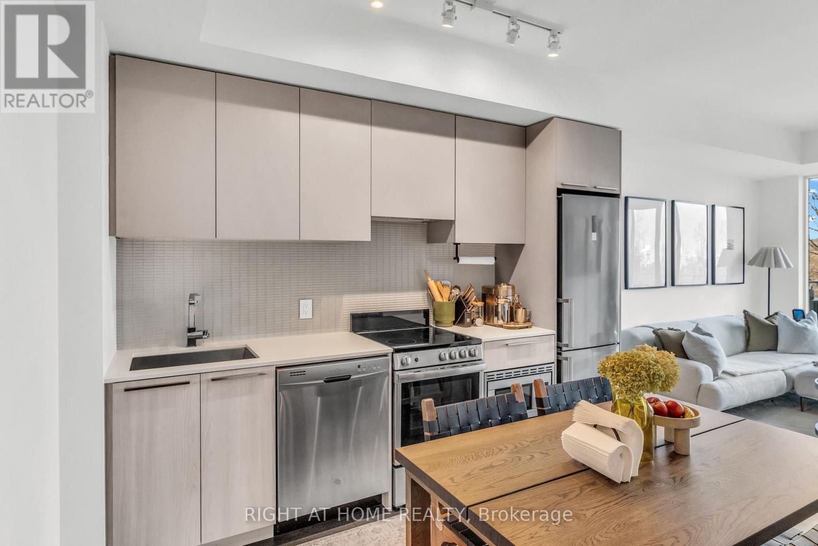 308 - 20 Brin Drive, Toronto, Ontario  M8X 0B2 - Photo 8 - W13033376