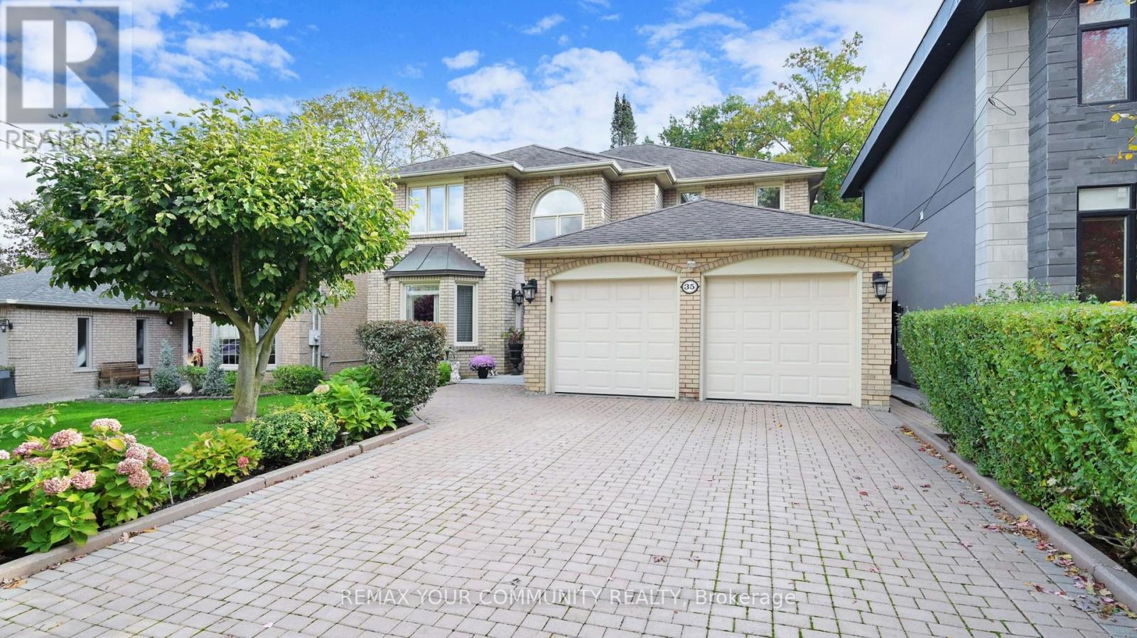 35 La Rush Drive, Toronto, Ontario  M9P 1S8 - Photo 2 - W13033386