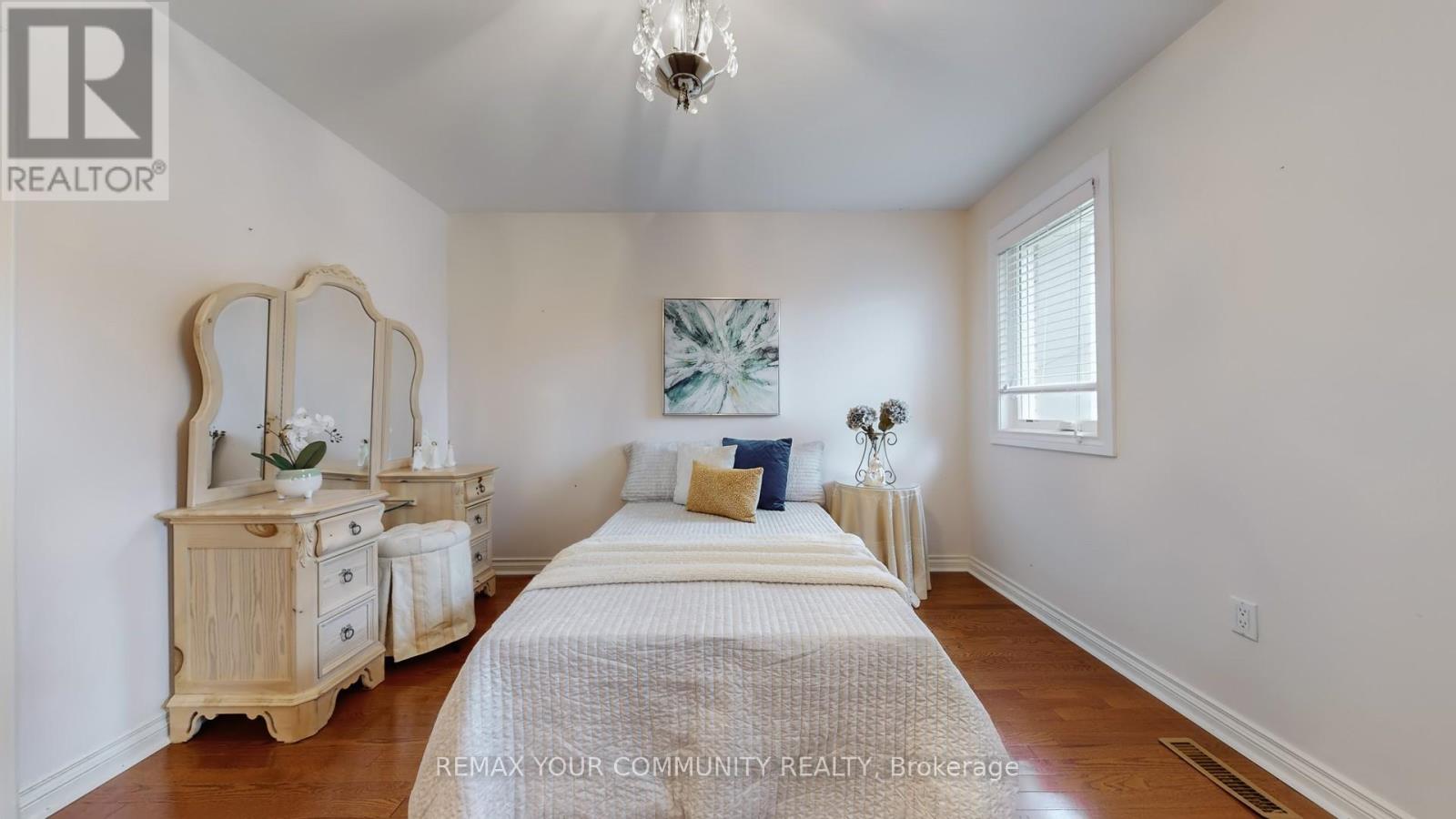 35 La Rush Drive, Toronto, Ontario  M9P 1S8 - Photo 24 - W13033386