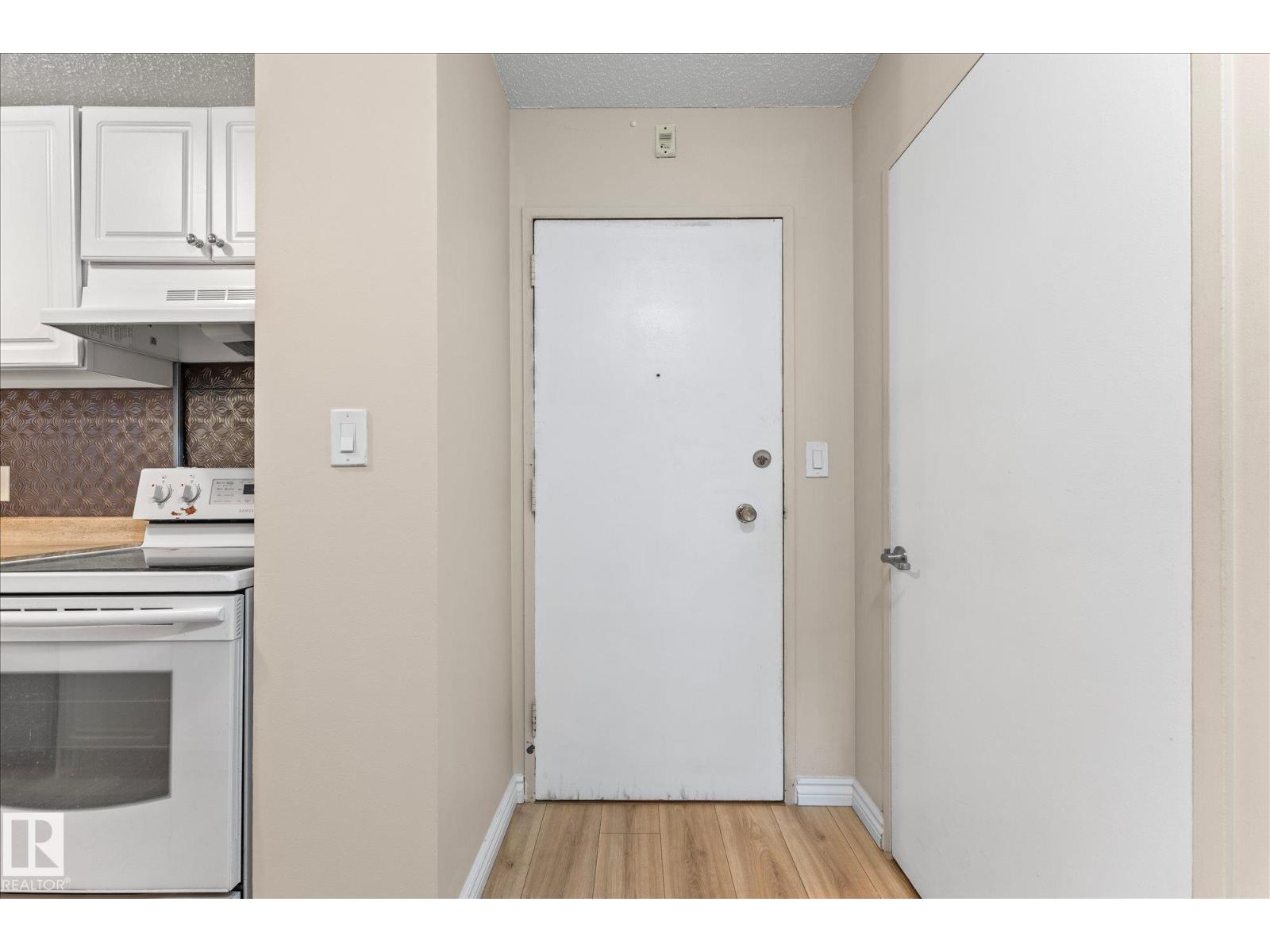 #102 13910 Stony Plain Rd Nw, Edmonton, Alberta  T5N 3R2 - Photo 11 - E4483648