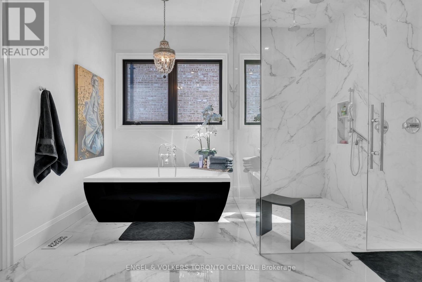 7 Apto Court, Springwater, Ontario  L0L 2K0 - Photo 25 - S13032964