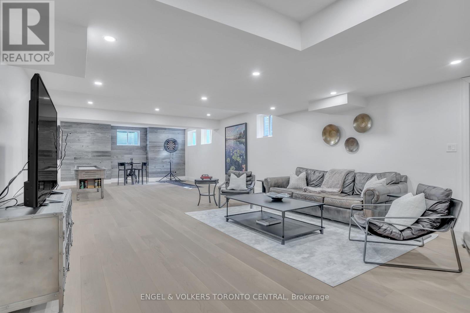 7 Apto Court, Springwater, Ontario  L0L 2K0 - Photo 32 - S13032964