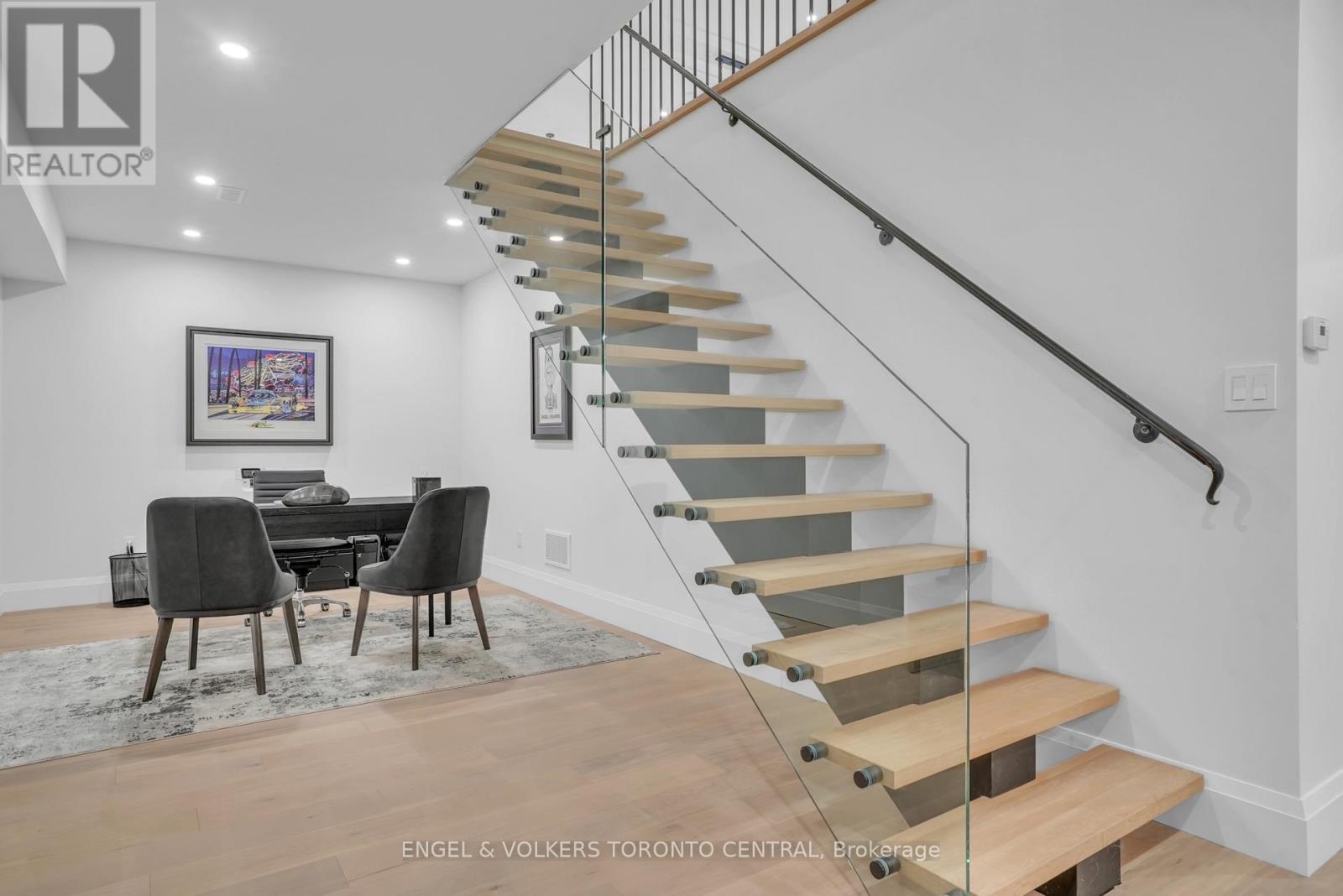 7 Apto Court, Springwater, Ontario  L0L 2K0 - Photo 35 - S13032964