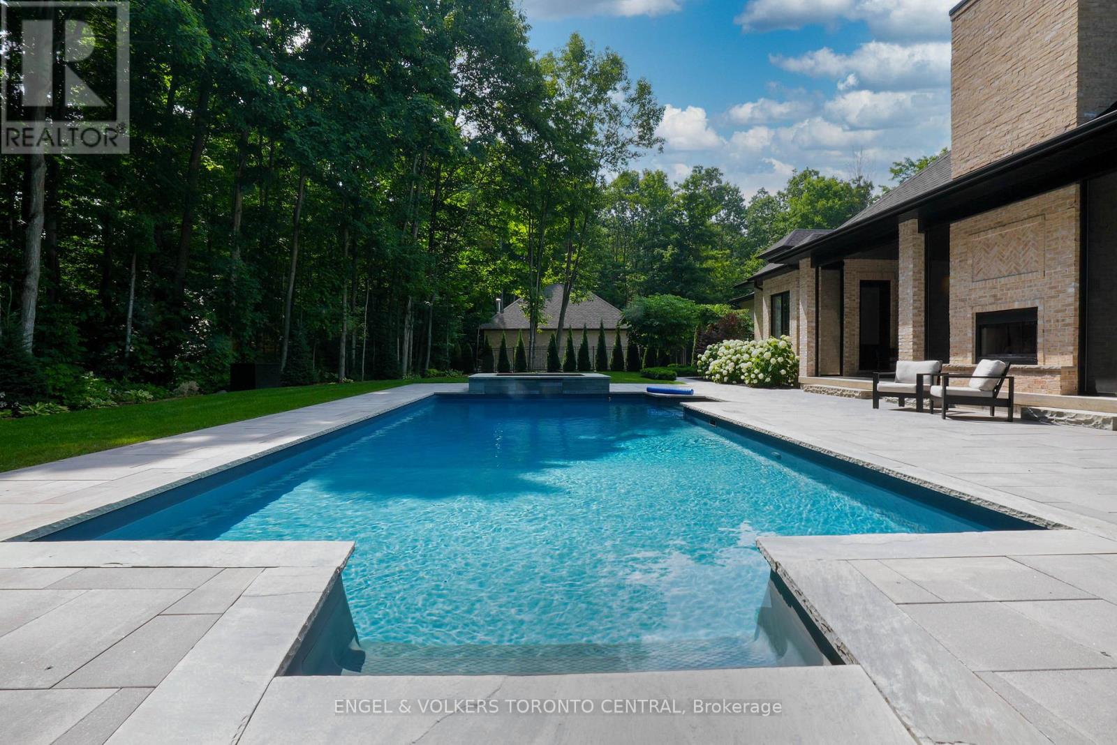 7 Apto Court, Springwater, Ontario  L0L 2K0 - Photo 39 - S13032964